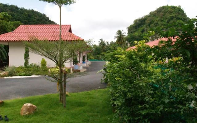 Srisawat Home Bungalow(ศรีสวาสดิ์โฮม บังกะโล)