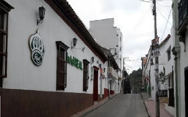 Hotel Real