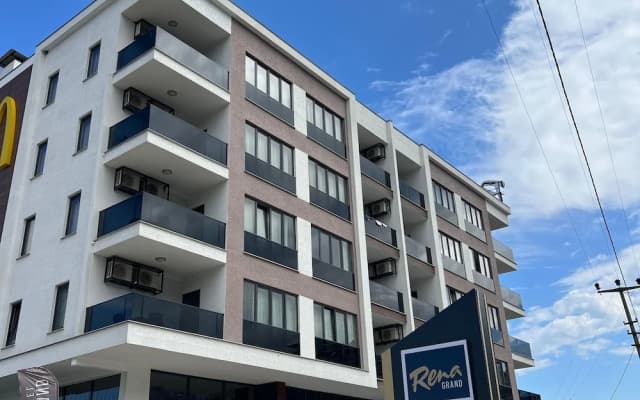Rena Grand Residence & Suite