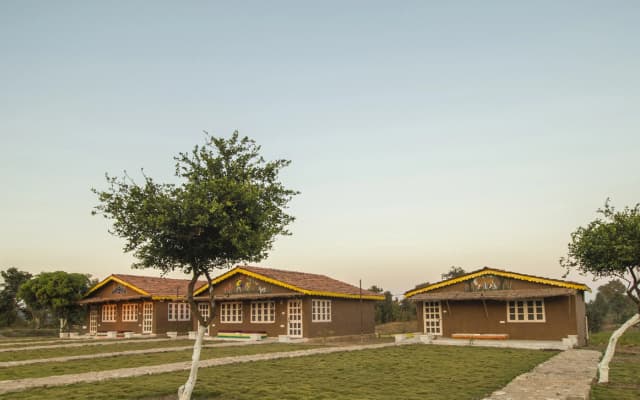 Pachmarhi Foothill Cottages by Vanyum