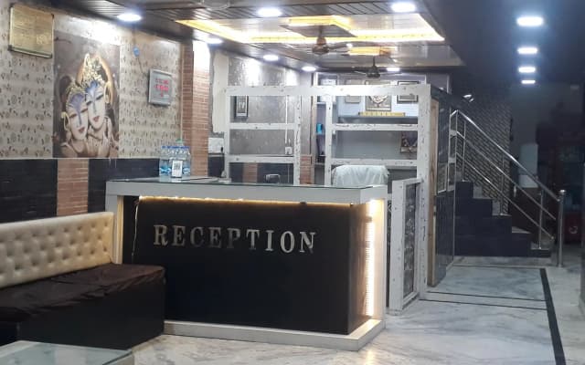Fabhotel Sarwan