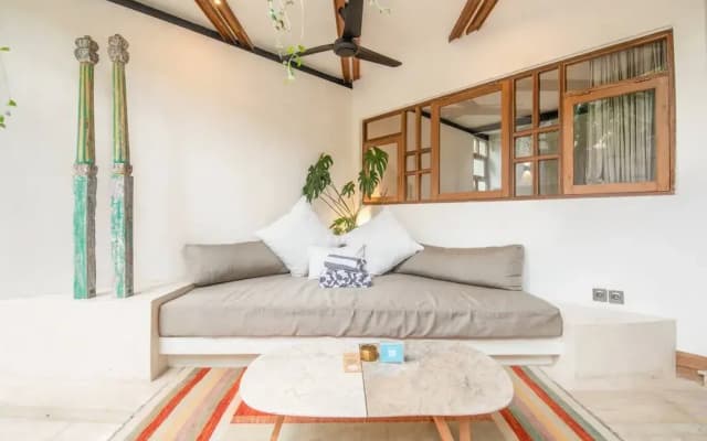 BA Villa 7 2BR Villa Art Dec Contemporary 2-br Art Deco Villa 800m to the Bea