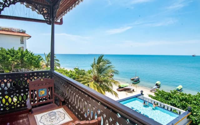 Tembo House Hotel