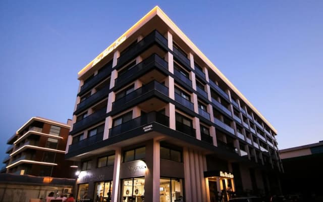 Krem Marin Suits Otel