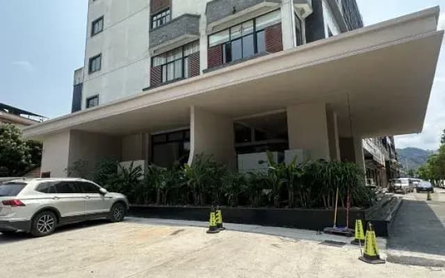 Shanshui Garden Hotel (Zhaoping Government Affairs Center)