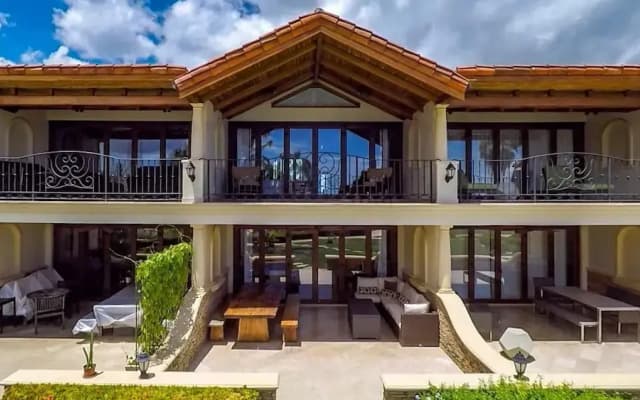 Chic Condo with a Stylish Coastal Design in an Exclusive Condo Community with Direct Beach Access