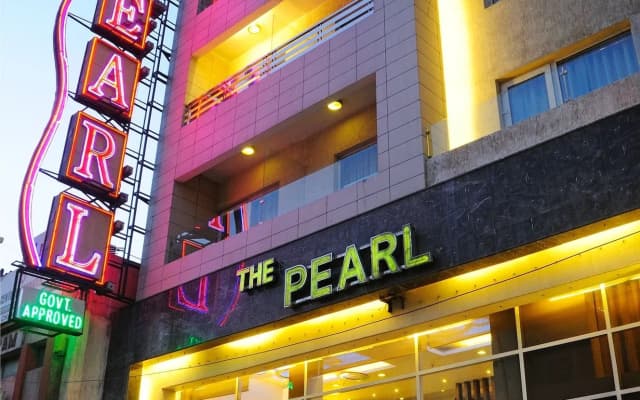 Hotel The Pearl - Newly Renovated in City Centre