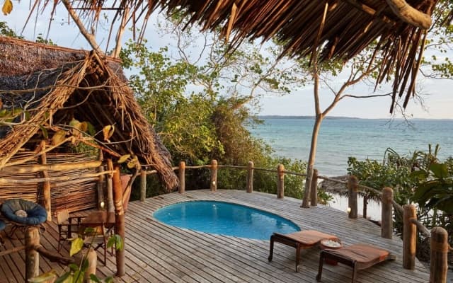 Fundu Lagoon Lodge