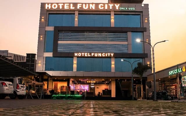 Hotel Fun City (Pure Veg)