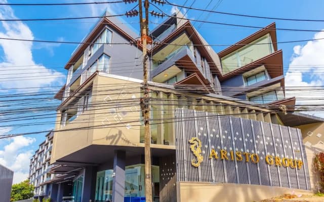 The Aristo Beach by Holy Cow 510 Sea View