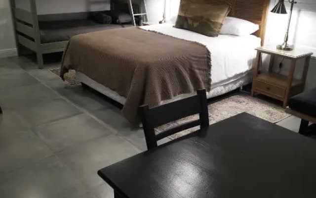 10 Jock Meiring Guesthouse Unit 3