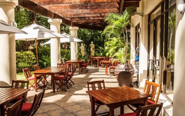 Отель Southern Sun Dar es Salaam