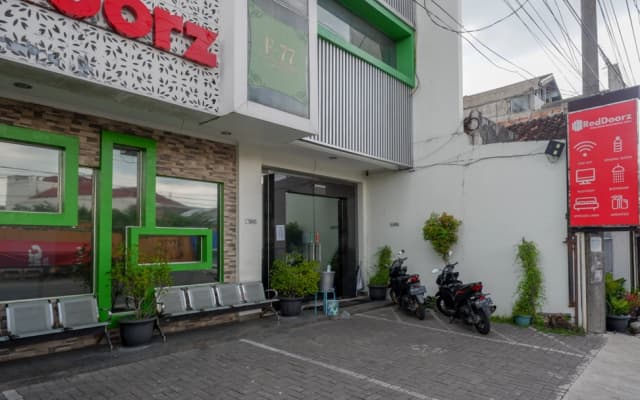 RedDoorz Plus near Malioboro Area