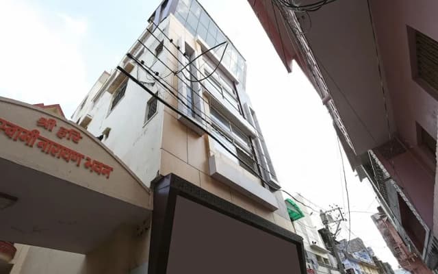 Oyo 23090 Hotel Mani Bhai Patel