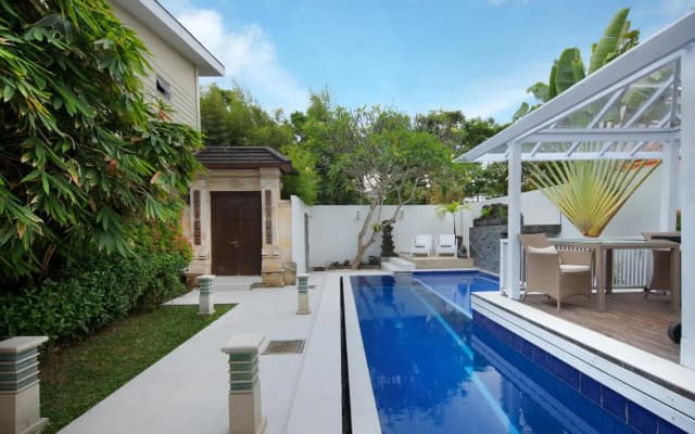 Villa Shree Canggu by Azure, 2 mins walk to Beach near Finns