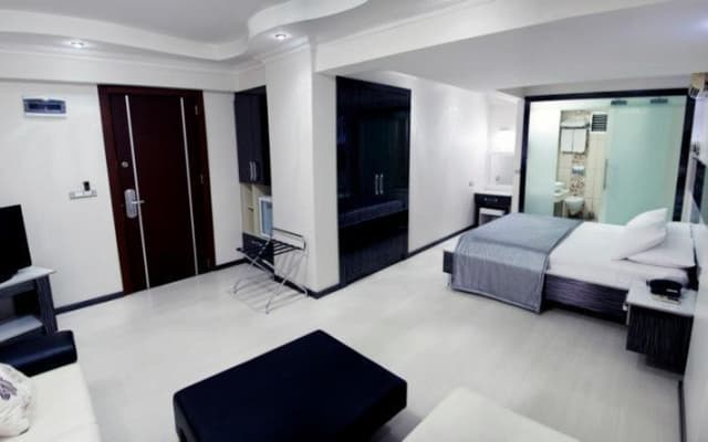 Halley Hotel