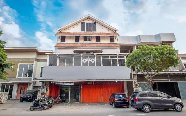 OYO 164 Ang's Residence