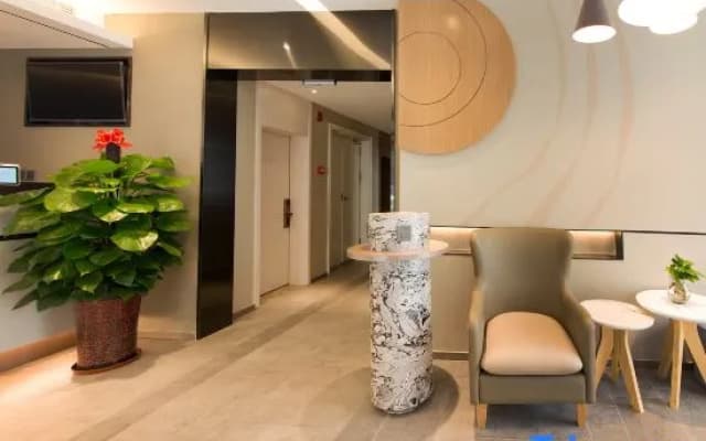 Homeinn Hotel (Shijiazhuang Youyi Street Hezuo Road)