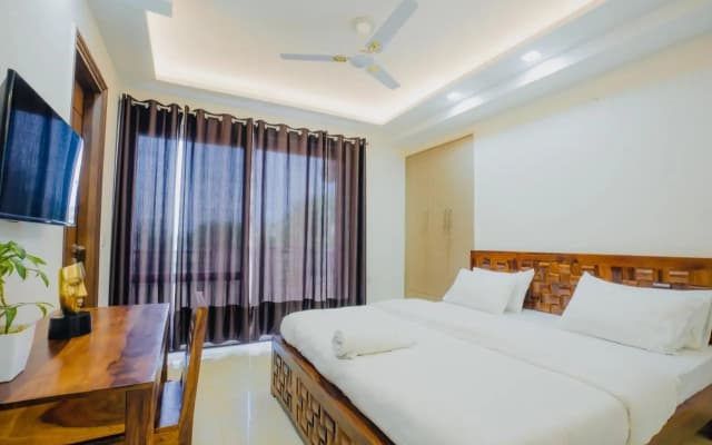 Lime Tree Hotel Golf Course Extension Nearby Grand Hyatt Gurgaon
