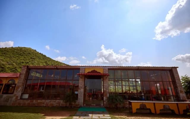 Vijaygarh Resort
