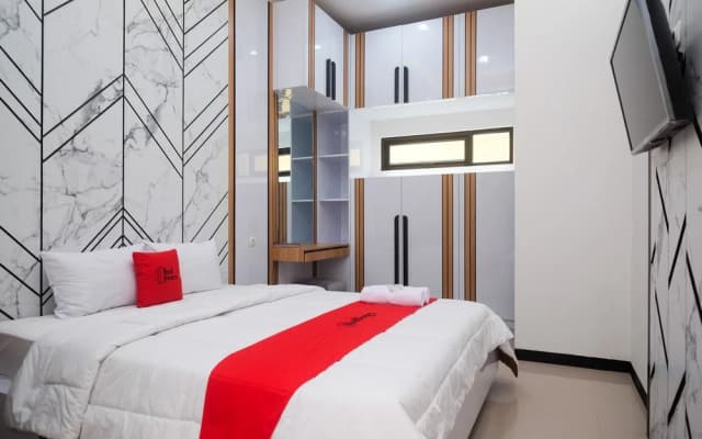 RedDoorz @ Tasneem Puspowarno Semarang