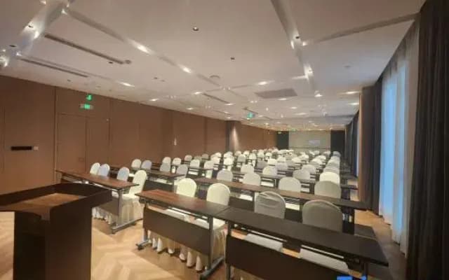 Golden Tulip South Lake Jiaxing