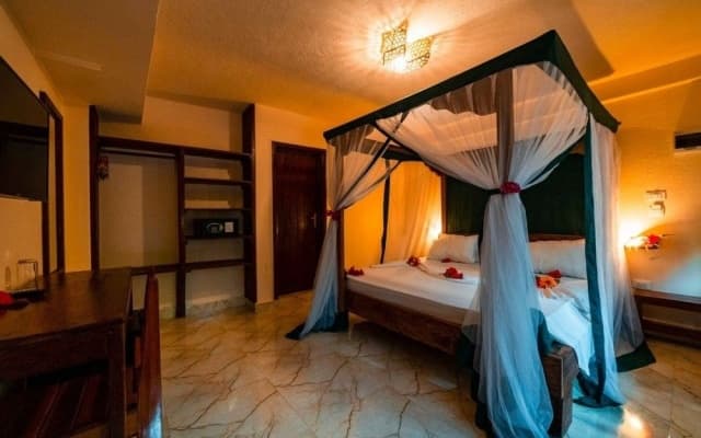 Palumbo Waves Resort