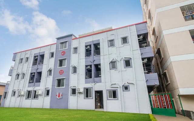 Oyo 42962 Alok Hotel