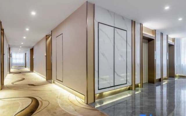 Jifeng International Hotel (Kuqa High-speed Rail Station Donghu Branch)