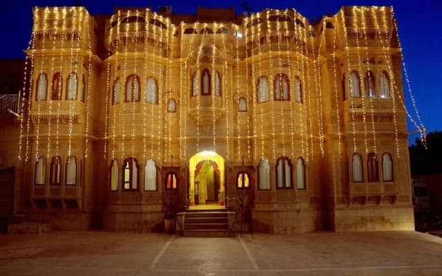 Hotel Lal Garh Fort And Palace