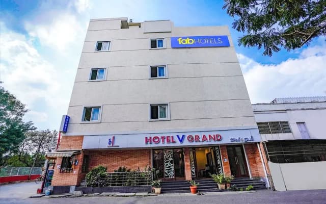 Fabhotel V Grand