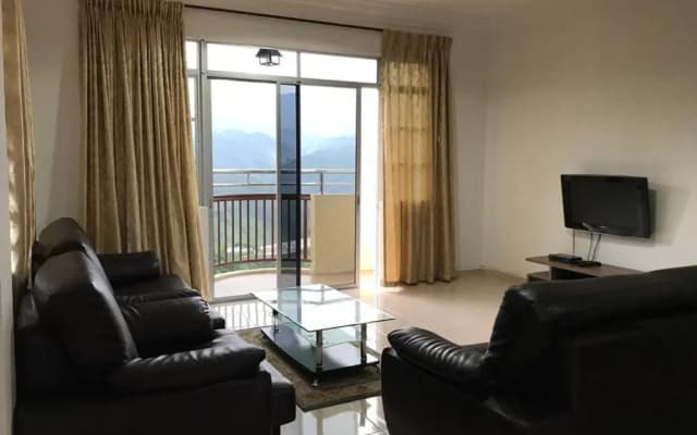3 Rooms Apt @ Crown Imperial Court