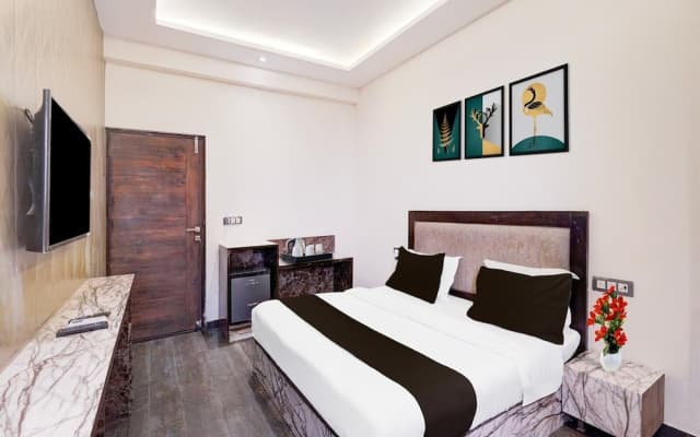 Hotel O Sector 108 Noida
