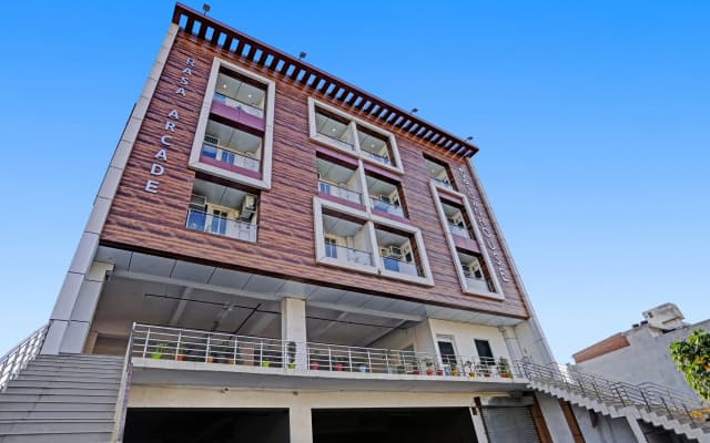 Hotel the Rasa vasundhara