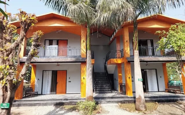 Corbett Machaan Resort
