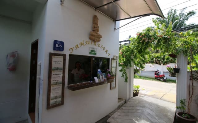 Ya Nui Resort
