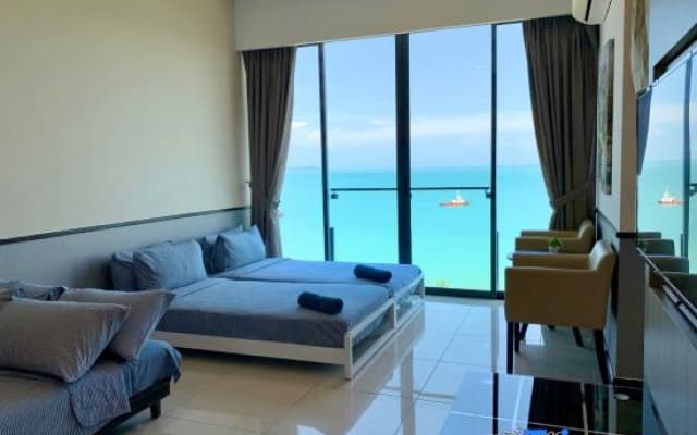 PD D'Wharf Premium Suite - Full Seaview (Up to 6 Pax)