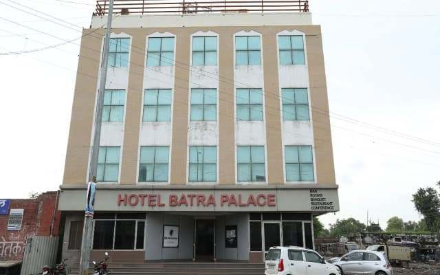 OYO 16647 Hotel Batra Palace