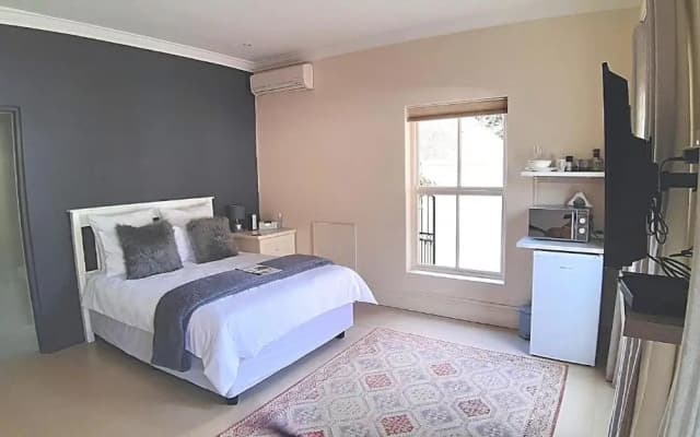 Rustic Manor Guest House