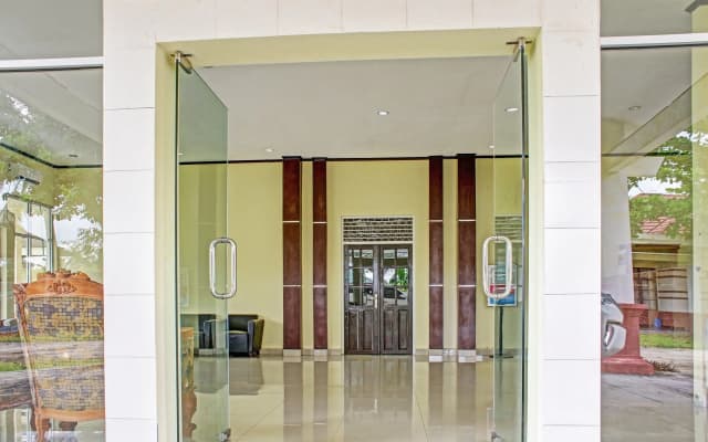 OYO 90423 Hotel Aman