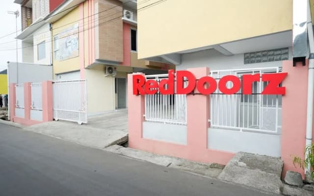 RedDoorz Syariah near RSUD Margono Purwokerto