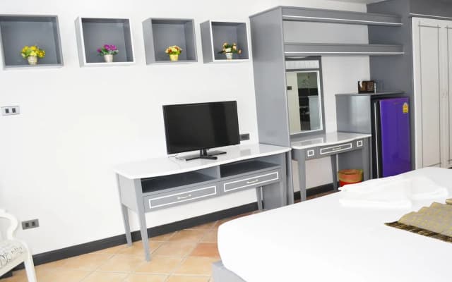 YJ Hotel