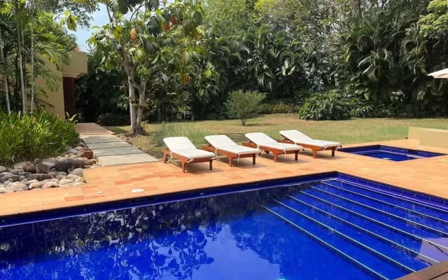 w Astonishing 5BR House w Pool in Anapoima