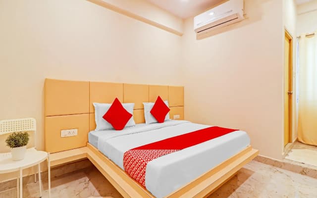 OYO Flagship HYD1502 Landcorp Hotels