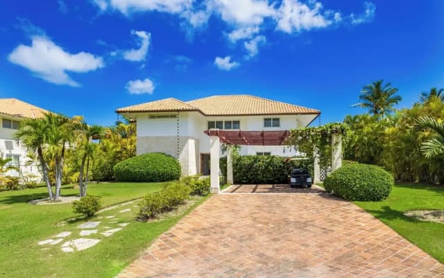 Buganvilla 252 - Cozy 4BR Pool Villa