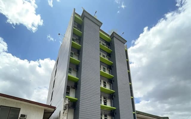 H Hotel Quezon City