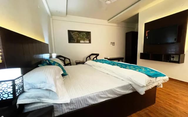 Home-Like Ganpati Infinity Resort