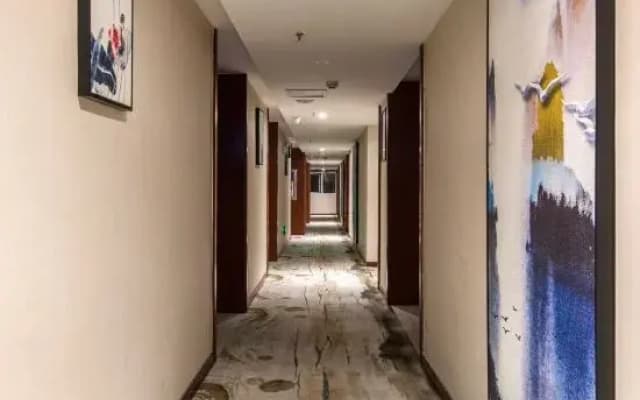 Floral Hotel · Xianning Hot Spring Valley