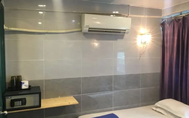 Oriental Pearl Hostel