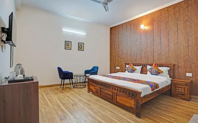 Fabhotel Hazel Town House